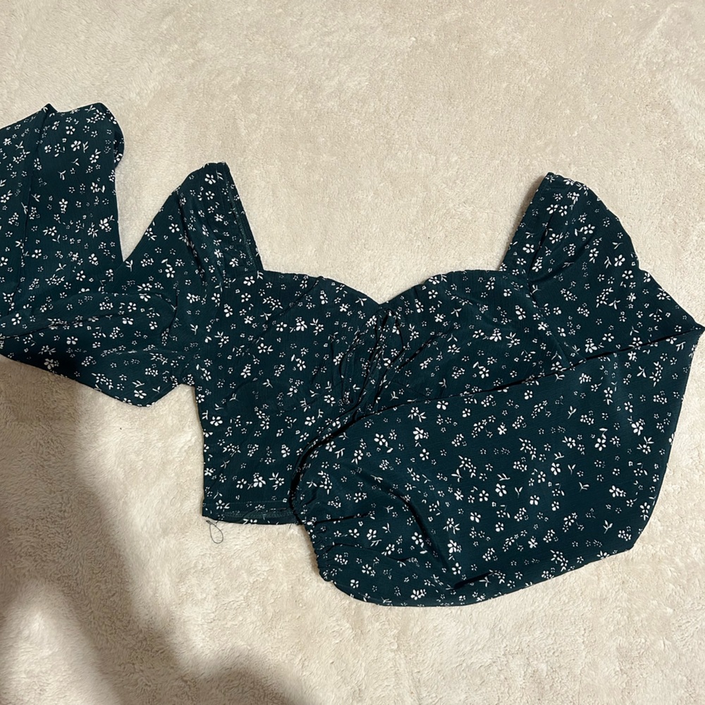 Crop top.